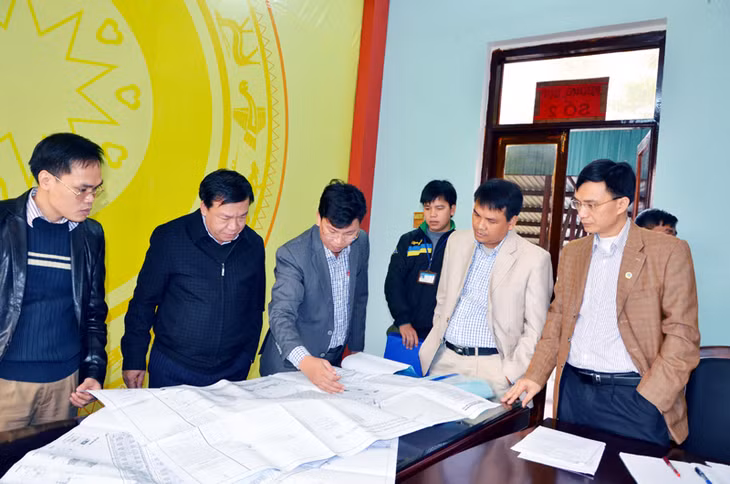 Các đơn vị chức năng bàn giải pháp hỗ trợ giải phóng mặt bằng cho dự án Khu công nghiệp Texhong Hải Hà.