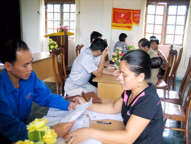 Trợ giúp pháp lý lưu động đang là một trong những kênh tuyên truyền phổ biến giáo dục pháp luật hiệu quả đến với người dân. Trong ảnh: Tuyên truyền trợ giúp pháp lý lưu động cho người dân xã đảo Thanh Lân, huyện Cô Tô. Ảnh: Tư liệu