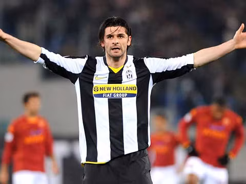 Cựu tiền đạo Vincenzo Iaquinta của Juventus là cầu thủ mới nhất bị nghi ngờ dính líu đến mafia