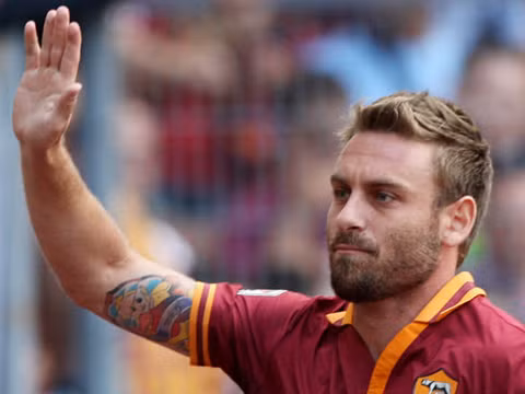 De Rossi cũng đang bị nghi ngờ có quan hệ với mafia