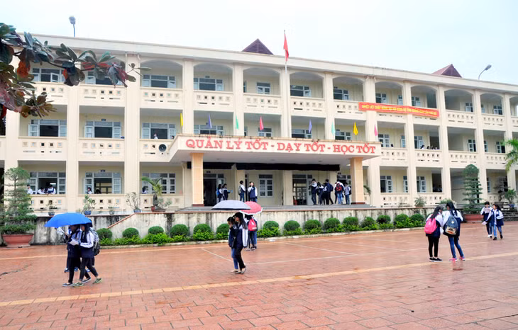 Một góc Trường THPT Vũ Văn Hiếu TP Hạ Long.