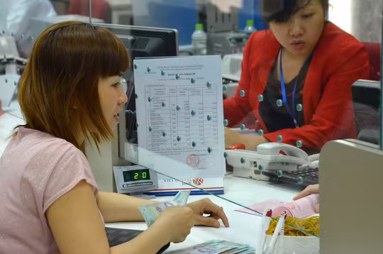 Nhiều ngân hàng tăng lãi suất tiền gửi để huy động vốn Ảnh: Tấn Thạnh