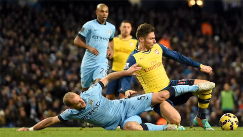 Về sự ổn định và cảm hứng chơi bóng, lúc này Arsenal đều tỏ ra vượt trội Man City