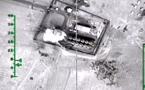 Kho chứa dầu của IS tại khu vực biên giới Syria-Thổ Nhĩ Kỳ (Ảnh: Sputnik)