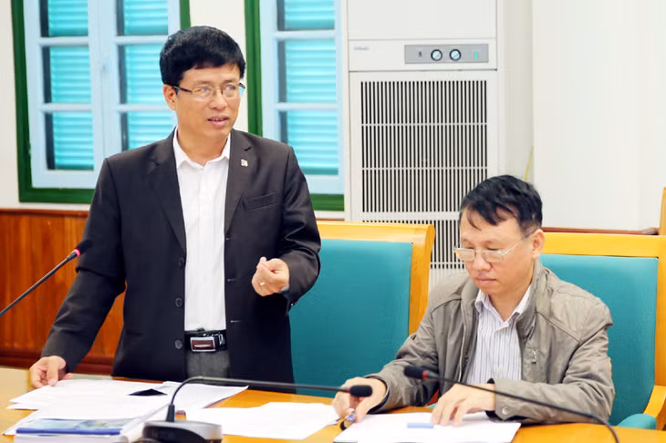 Đồng chí Nguyễn Mạnh Tuấn, Giám đốc Sở Xây dựng Quảng Ninh, Phó Chủ tịch Hội đồng báo cáo công tác triển khai và lập Quy hoạch.