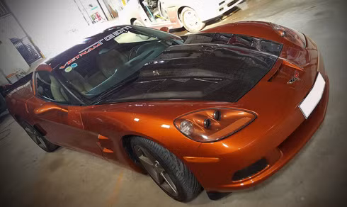 Chiếc Chevrolet Corvette C6 được khoác lên mình bộ cánh ZR1 mới.
