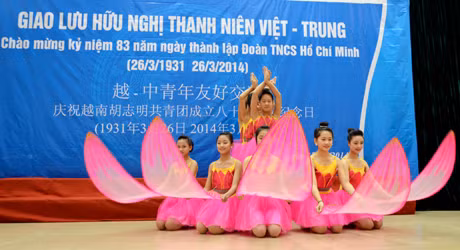 Tiết mục văn nghệ của ĐVTN 2 địa phương.