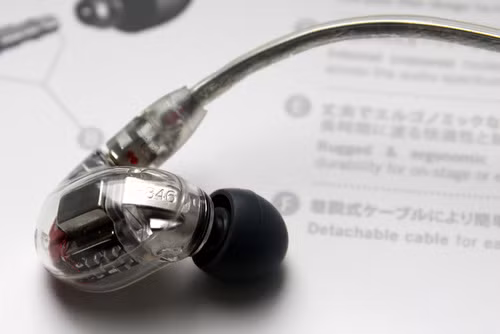 Bên trong mỗi củ tai tí hon của SE846 là một hệ thống 4 driver độ phân giải cao dạng MicroDriver được cấu hình thành một hệ thống 3 đường tiếng giúp xử lý từng dải tần thấp, trung và cao một cách độc lập.