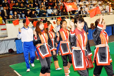 Sắc màu dân tộc thiểu số tại đại hội.