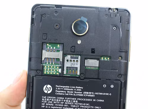 Máy sử dụng 1 sim micro và 1 sim thường với 2 sim online cùng lúc.