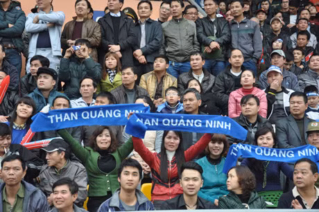 Cổ động viên TQN vẫn rất cuồng nhiệt cổ vũ cho đội nhà
