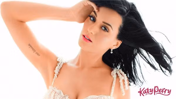 Vượt qua Justin Bieber, Katy Perry trở thành cá nhân được theo dõi nhiều nhất trên Twitter.