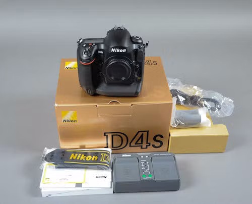 D4S là model DSLR hỗ trợ ISO cao nhất hiện nay trên thế giới. Ảnh: Huy Đức.