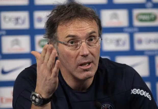 Laurent Blanc thận trọng trước Chelsea và Mourinho
