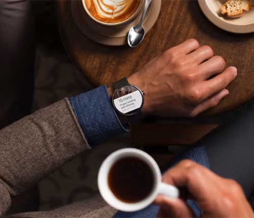 Moto 360 sẽ có mặt vào mùa hè này đầu tiên tại thị trường Mỹ. 
