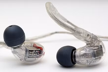 Shure 846 ấn tượng với thiết kế vỏ trong suốt.
