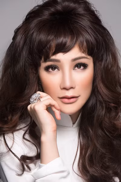 Ca sĩ Hồ Quỳnh Hương từng cảm thấy mình sống quá vội.