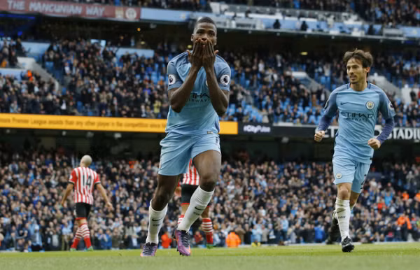 Iheanacho gỡ lại một điểm cho Man City. Ảnh: Reuters.