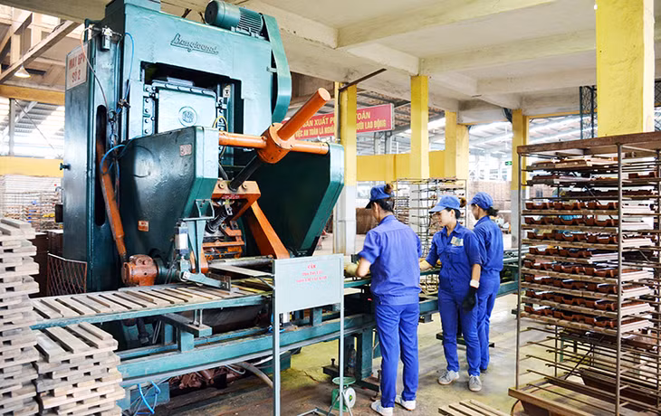 Công nghệ sản xuất gạch ngói của Công ty CP Viglacera Hạ Long ngày càng hiện đại.