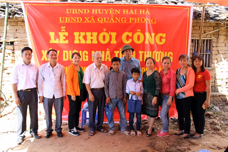 Khởi công xây nhà tình thương cho em Hoàng Đức Làu.
