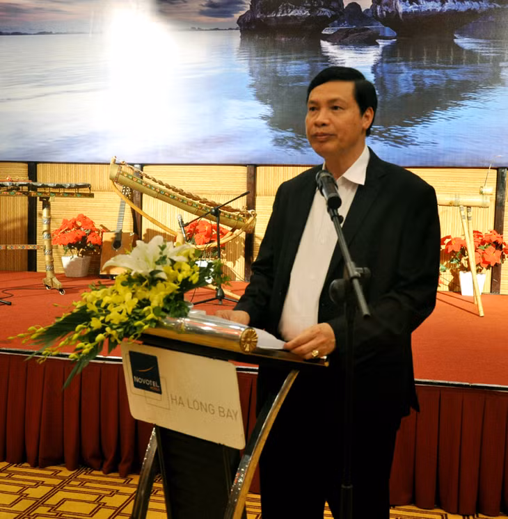 Chủ tịch UBND tỉnh Nguyễn Đức Long phát biểu chào mừng Tổng thống Cộng hòa Liên bang Myanmar cùng phu nhân và đoàn cán bộ cao cấp cùng đi đến thăm Quảng Ninh