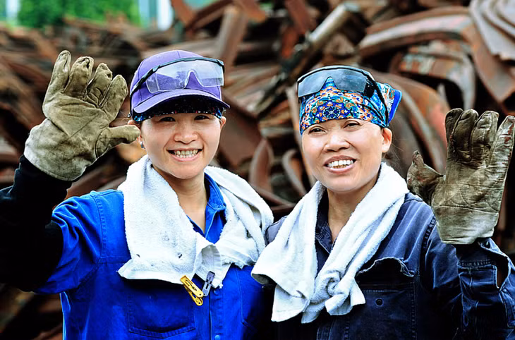 Nữ công nhân phân xưởng Cơ khí Mạo Khê.