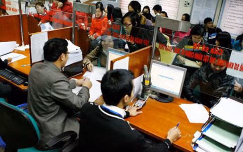 Công chức làm việc không hiệu quả gây cản trở năng suất lao động (Ảnh có tính chất minh họa)