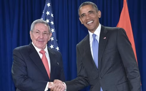 Tổng thống Mỹ Obama và Chủ tịch Cuba Raul Castro. (Ảnh: BBC)