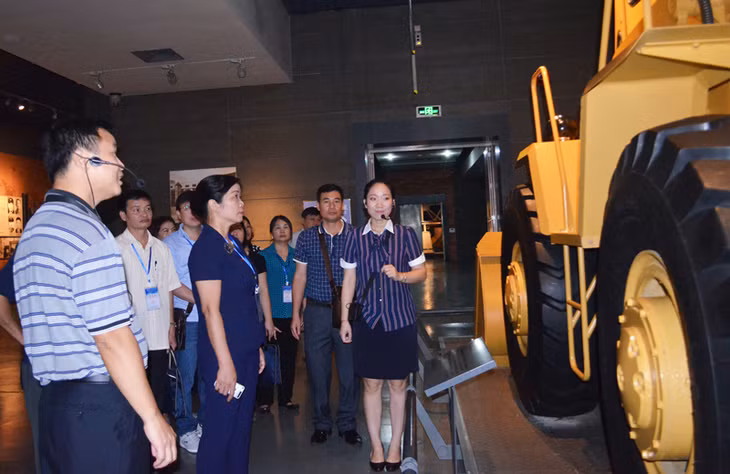 Khảo sát thực tế tại phân xưởng sản xuất ô tô Baojun (thuộc Tập đoàn SGMW)