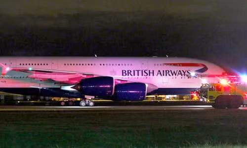 Phi cơ British Airways hạ cánh xuống Vancouver, Canada. Ảnh: Express/Twitter.