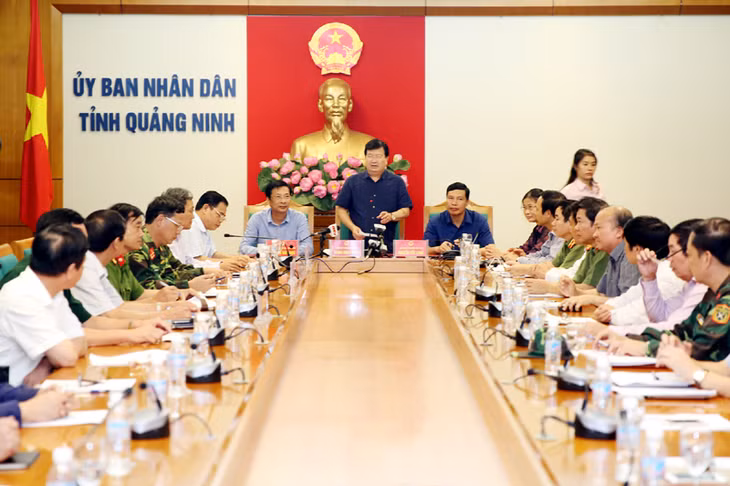 Phó Thủ tướng Trịnh Đình Dũng yêu cầu tỉnh Quảng Ninh sẵn sàng ứng phó trước diễn biến bất thường của cơn bão.