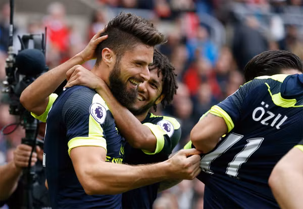 Giroud có màn trở lại đầy ấn tượng sau một thời gian dài chấn thương và phải ngồi dự bị. Ảnh: Reuters.