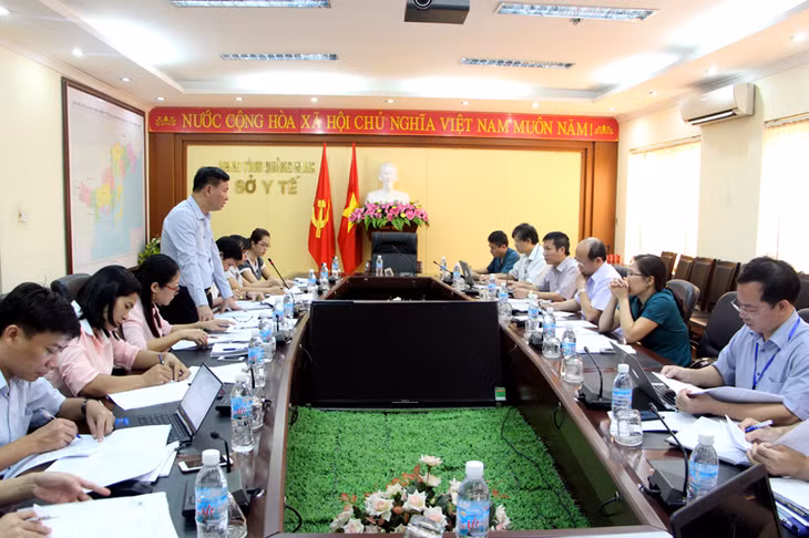 Quang cảnh buổi làm việc.