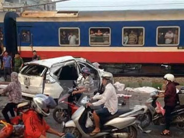 Hiện trường vụ tai nạn. (Ảnh: TTXVN phát)