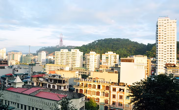 Một góc TP Hạ Long hôm nay.