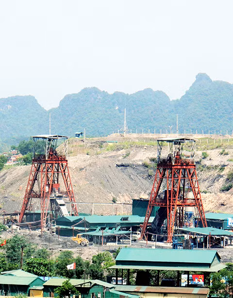 Cặp giếng đứng Dự án đầu tư xây dựng công trình khai thác hầm lò mỏ than Núi Béo (Công ty CP Than Núi Béo). Ảnh: Hoàng Hiền (Công ty CP Than Núi Béo)