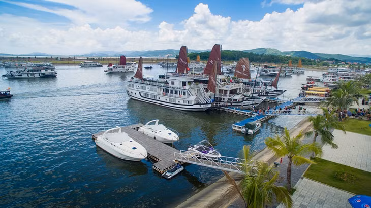 Cảng tàu khách quốc tế Tuần Châu