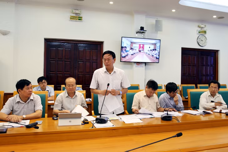 Đại diện lãnh đạo sở, ngành tham gia ý kiến vào đề án nâng cấp đô thị của TP Móng Cái.