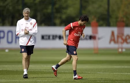 Mọi chuyện đang ở ngoài tầm kiểm soát của HLV Wenger, và đây chính là lúc ông phải thể hiện hết khả năng.
