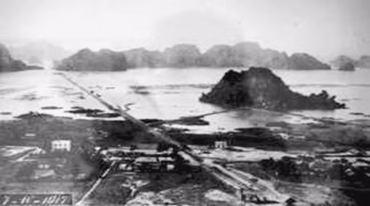 Đường Bến Tàu và núi Cốt mìn năm 1917.