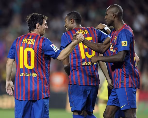 Hủy diệt “Tàu ngầm vàng”, Barca lập kỉ lục mới ảnh 1