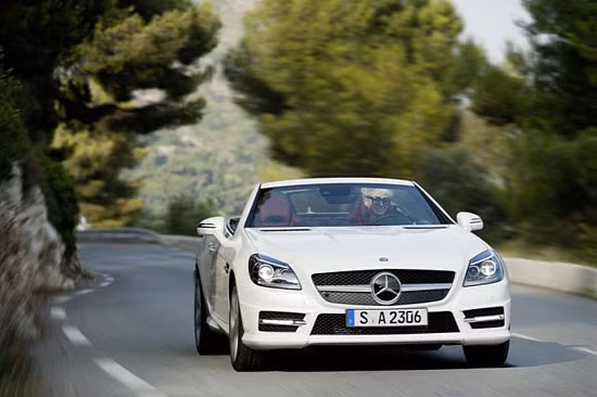 Mercedes-Benz SLK 250 CDI chỉ "ngốn" 4,9 lít/100 km ảnh 1