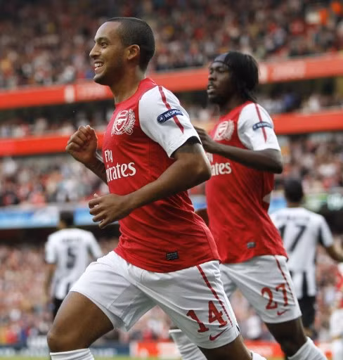  Bàn thắng của Walcott đem lại lợi thế nhỏ cho Arsenal trong cuộc đấu một mất một còn với Udinese. Ảnh: AFP.