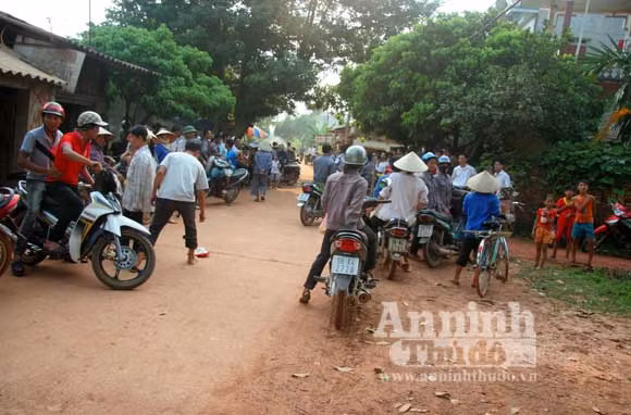 Xem khám nhà hung thủ giết người man rợ, cướp vàng ảnh 9