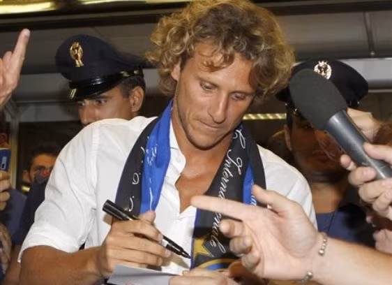 Forlan: Tôi tới đây để giành chiến thắng cùng Inter ảnh 1