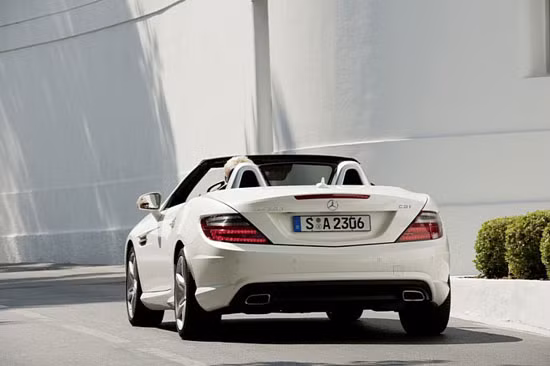 Mercedes-Benz SLK 250 CDI chỉ "ngốn" 4,9 lít/100 km ảnh 3