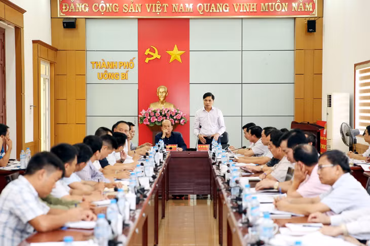 Đồng chí Vũ Văn Diện, Phó Chủ tịch UBND phát biểu tại buổi làm việc