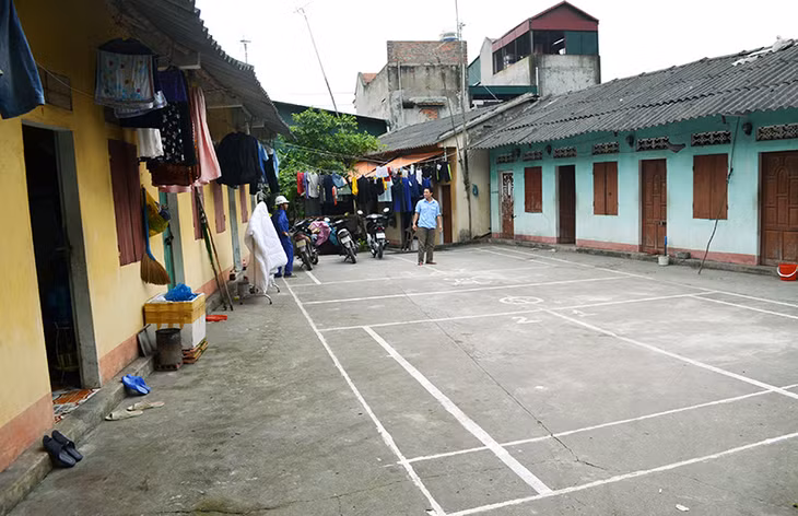 Một khu nhà trọ công nhân ở phường Bãi Cháy, TP Hạ Long.