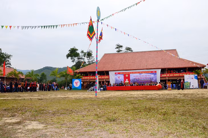 Không gian Khu Bảo tồn văn hoá người Dao Thanh Y ở Bằng Cả trong ngày hội lớn nhất vào dịp đầu năm.