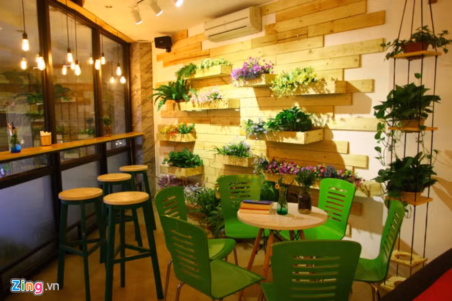 Hàng trăm quán cà phê take away đã được mở ở Hà Nội giai đoạn 2014-2015. Ảnh: Hiếu Công.